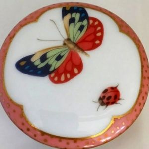 TIFFANY RARE BUGS TRINKET BOX, APPROX 2IN X 2IN!